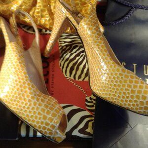 Vintage! Rare Beautiful Stuart Weitzman Snake Print Platform Heels